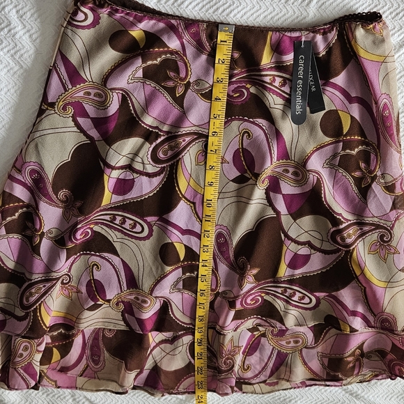 Pink Paisley Layered Casual Skirt with elastic waist and a cute flowing hem. - Picture 4 of 4